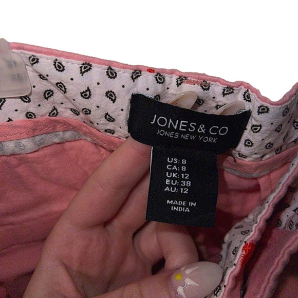 Pink jones & co shorts with red flamingos. have back pockets and front pockets - Picture 3 of 3